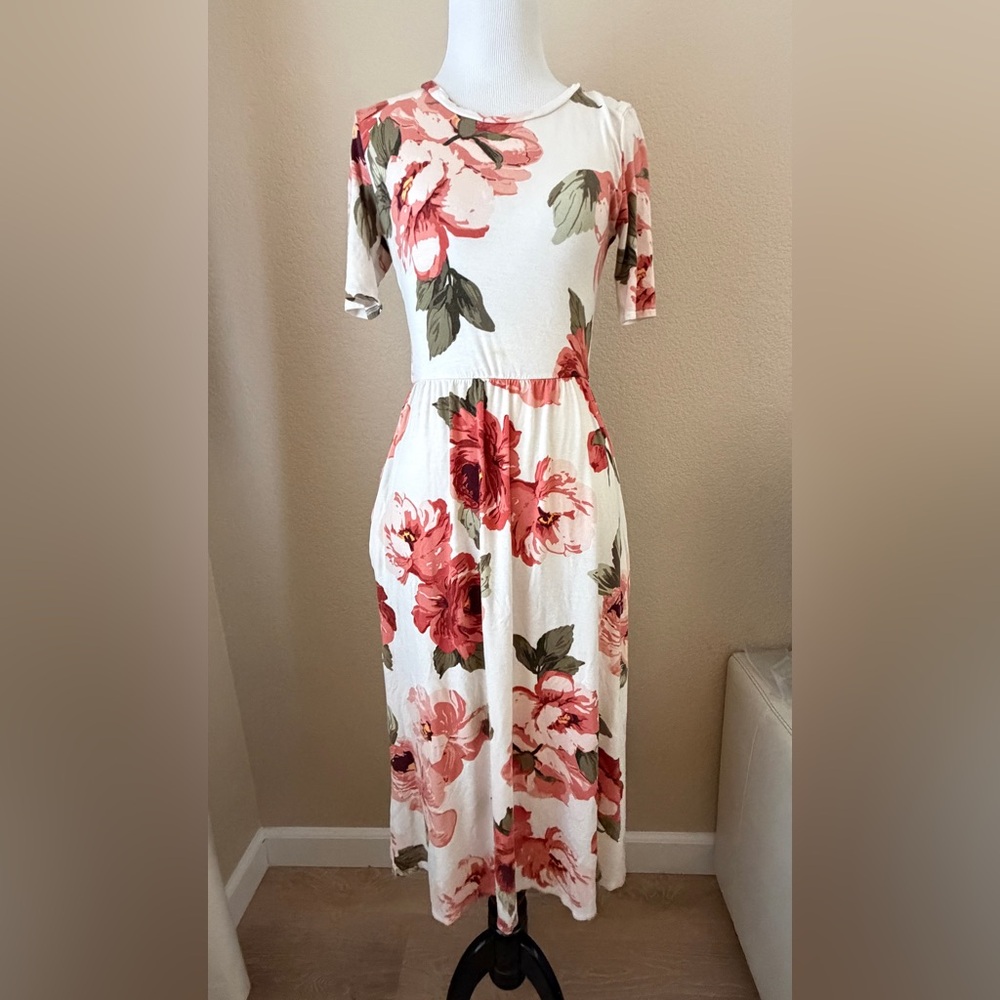 Promesa Cream and Red Floral Midi Dress